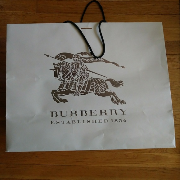 21" long cream BURBERRY shopping bag - Picture 2 of 6